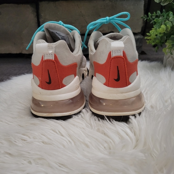 Nike Women's Air Max 270 React "Light Beige/Chalk" size 7.5 - Picture 5 of 14